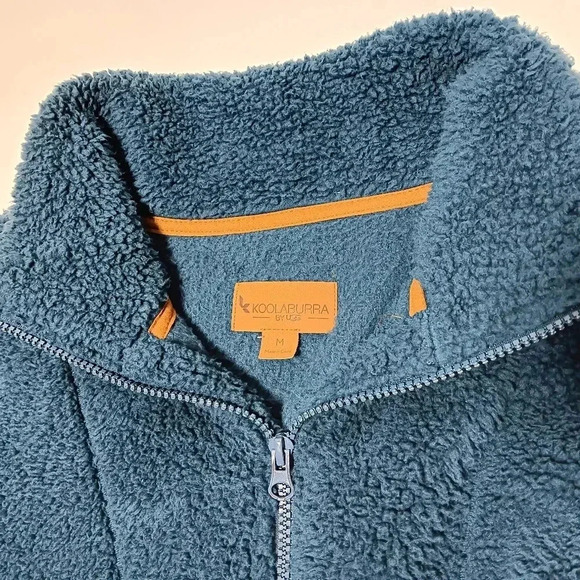 Ugg Koolaburra 1/4 zip Sherpa Pull over. Size M - Picture 6 of 9